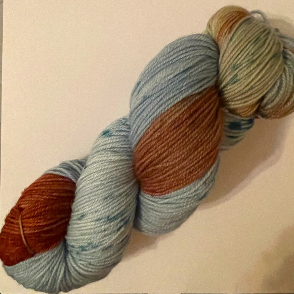 Manos del Uruguay Alegria in “Colorado River” colorway. 🧶